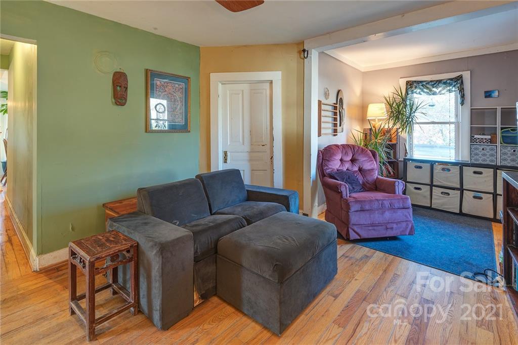 19 Ezelle Street Asheville NC 28806