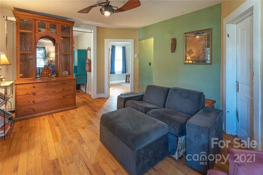 19 Ezelle Street Asheville NC 28806