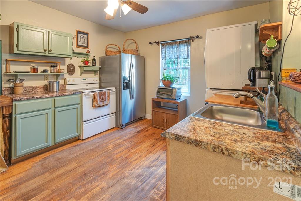 19 Ezelle Street Asheville NC 28806