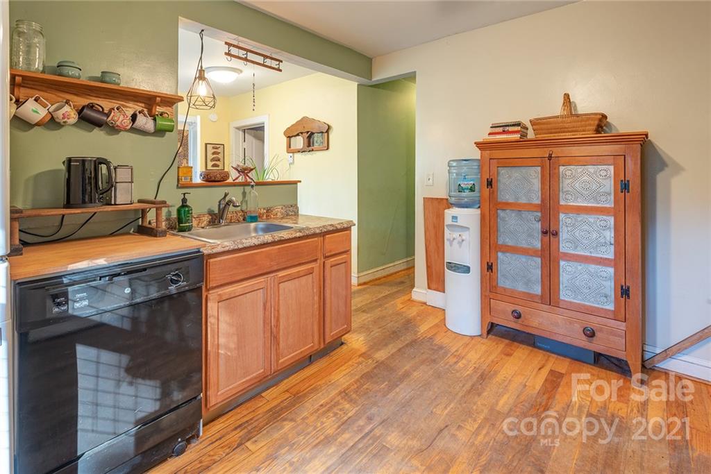 19 Ezelle Street Asheville NC 28806