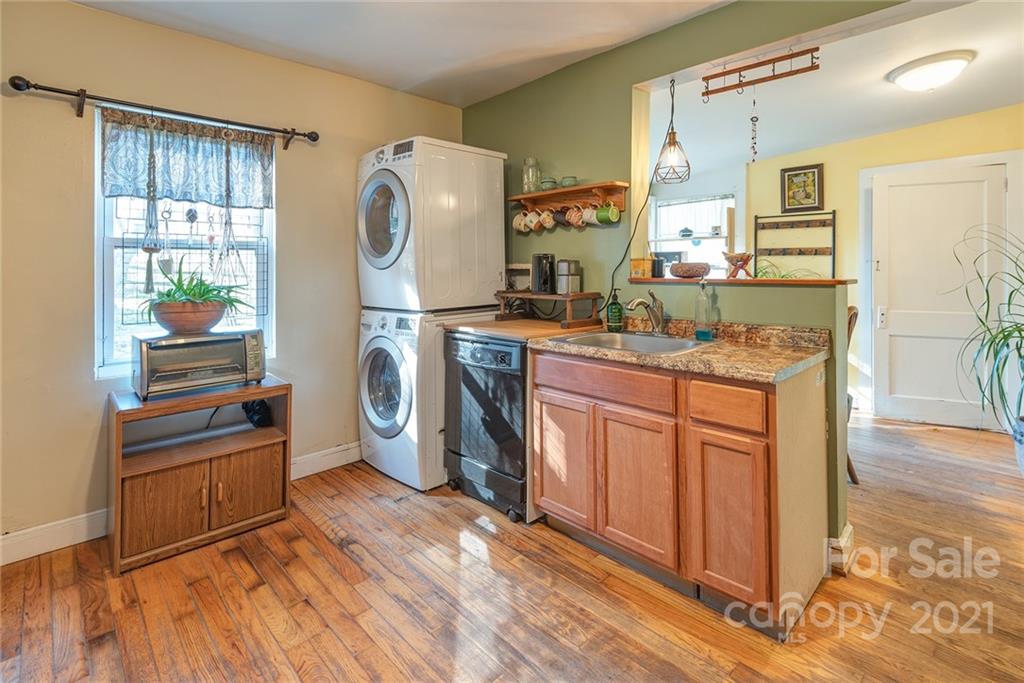 19 Ezelle Street Asheville NC 28806