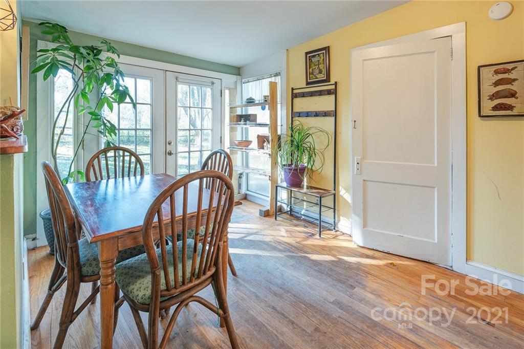 19 Ezelle Street Asheville NC 28806