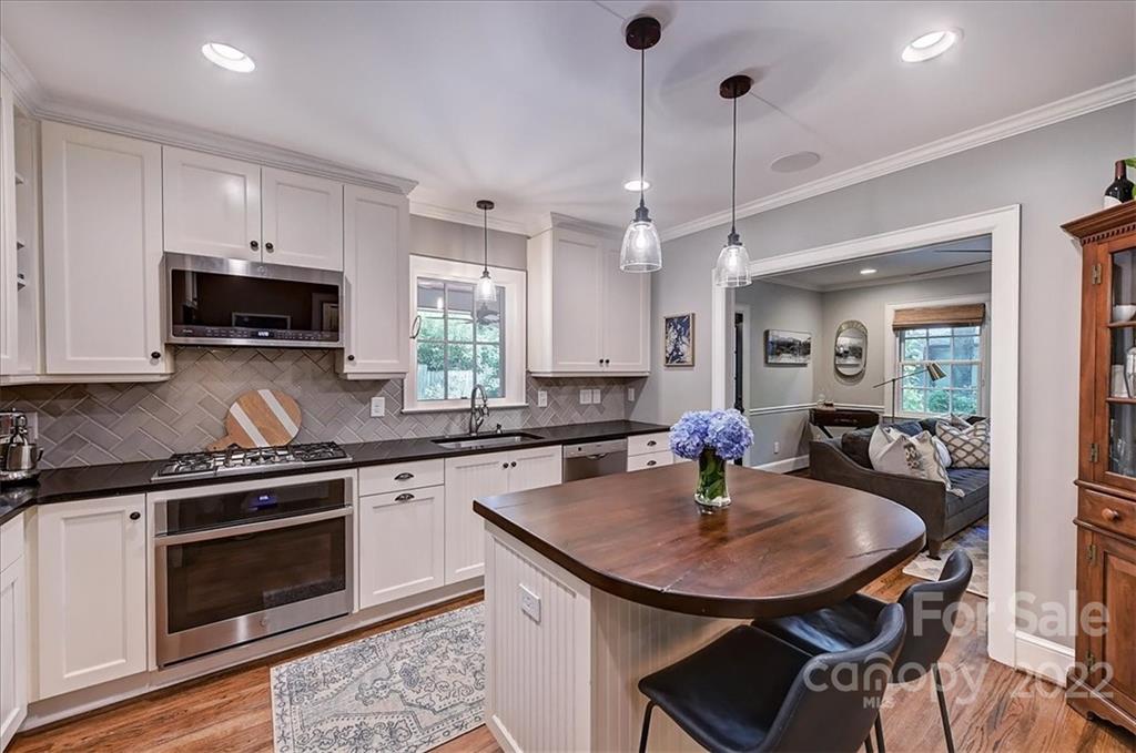 2325 Pender Place Charlotte NC 28209