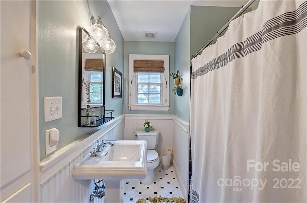 2325 Pender Place Charlotte NC 28209