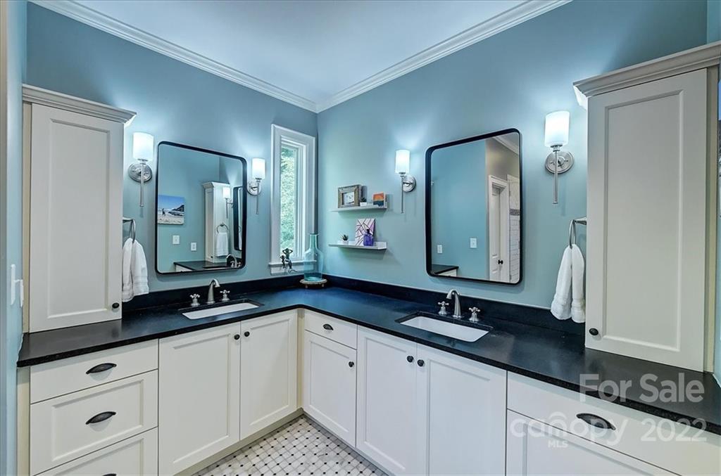 2325 Pender Place Charlotte NC 28209