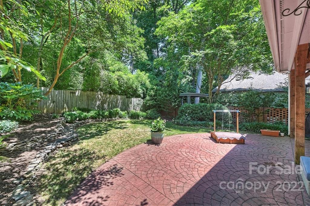 2325 Pender Place Charlotte NC 28209