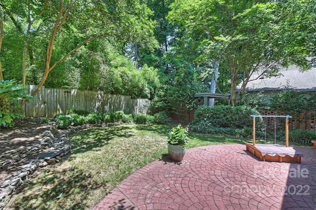2325 Pender Place Charlotte NC 28209