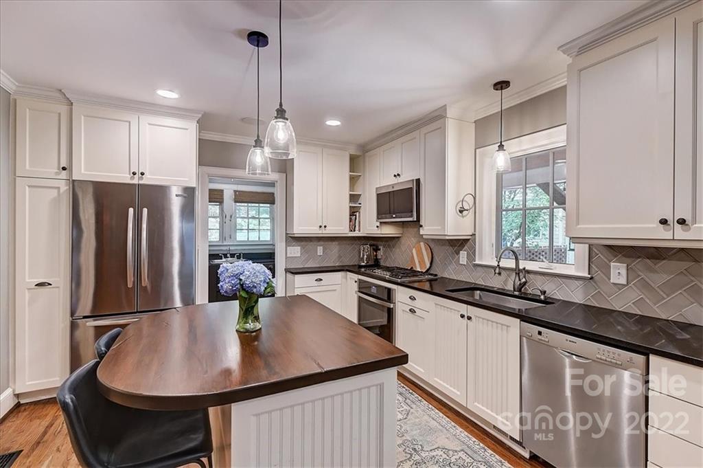 2325 Pender Place Charlotte NC 28209