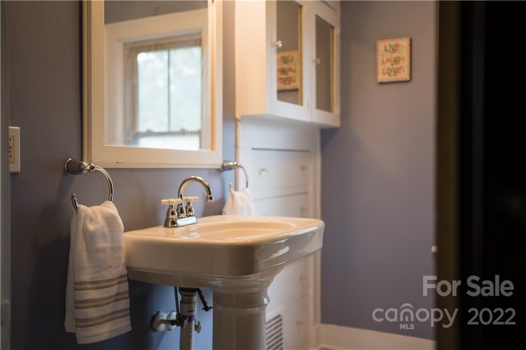 661 Fairview Road Asheville NC 28803