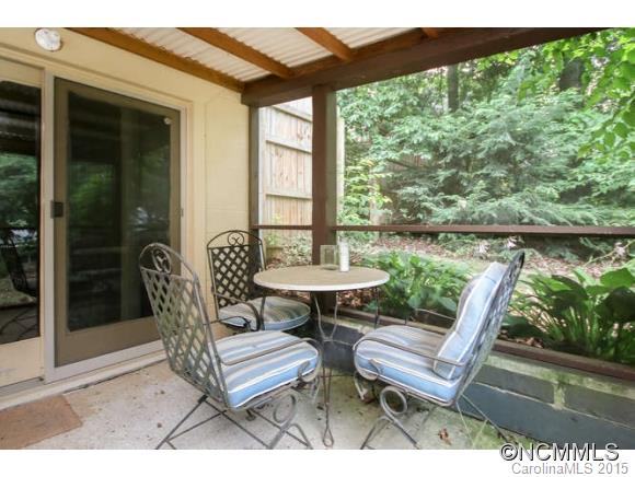 23 King Arthur Place Asheville NC 28806