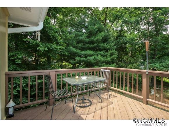 23 King Arthur Place Asheville NC 28806