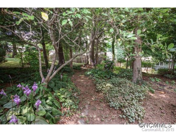 23 King Arthur Place Asheville NC 28806