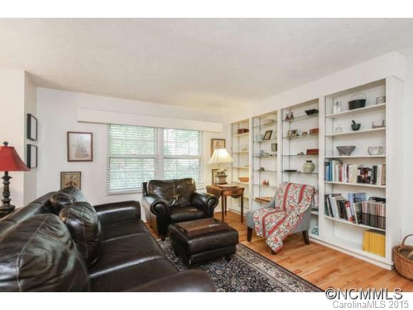 23 King Arthur Place Asheville NC 28806