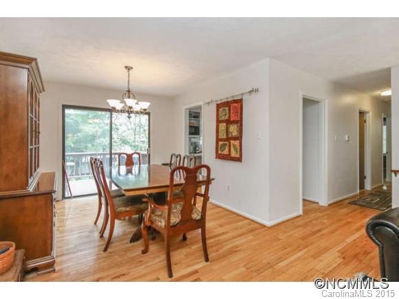 23 King Arthur Place Asheville NC 28806