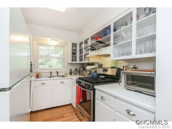23 King Arthur Place Asheville NC 28806