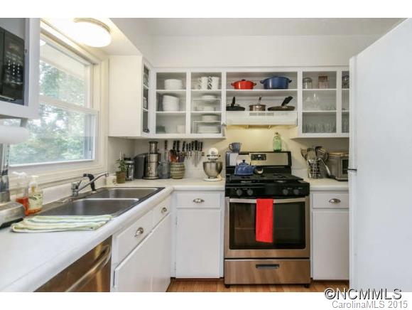 23 King Arthur Place Asheville NC 28806
