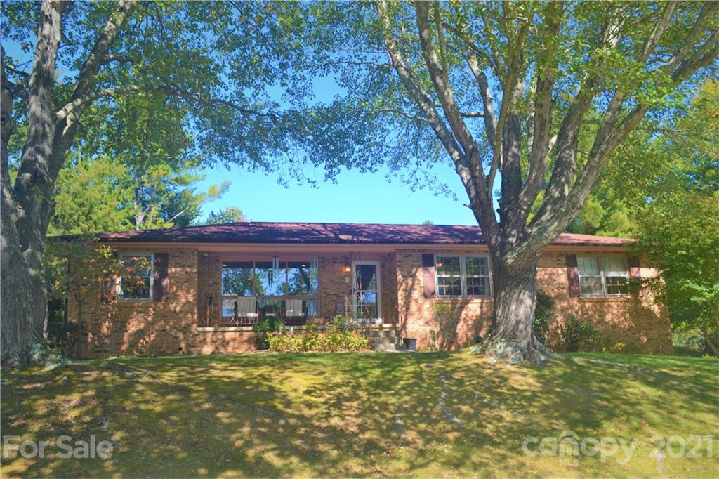 12 Braddock Way Asheville NC 28803