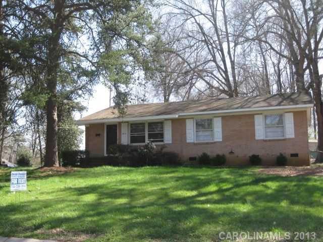 3918 Tipperary Place Charlotte NC 28215