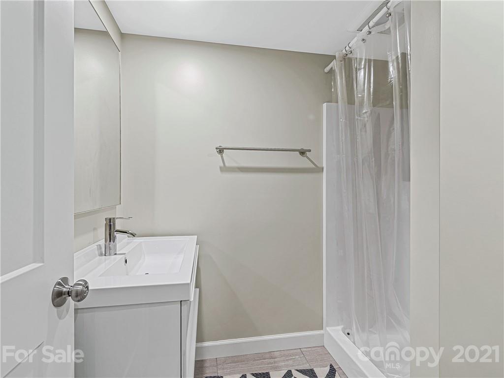 14 Digges Road Asheville NC 28805