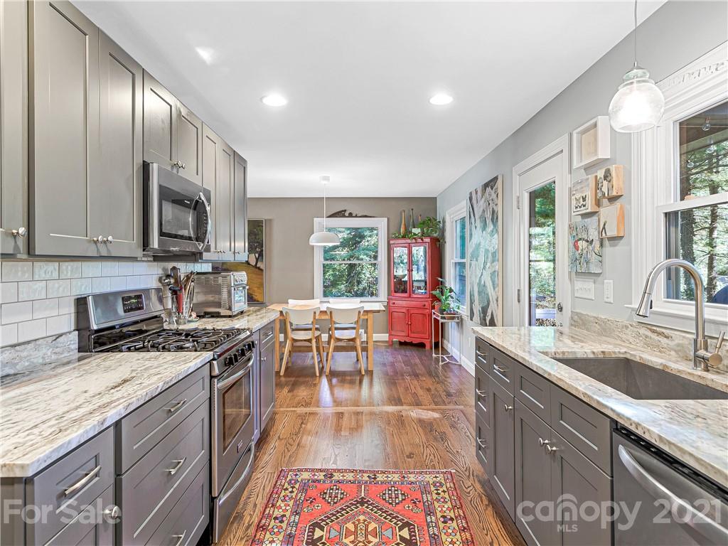 14 Digges Road Asheville NC 28805