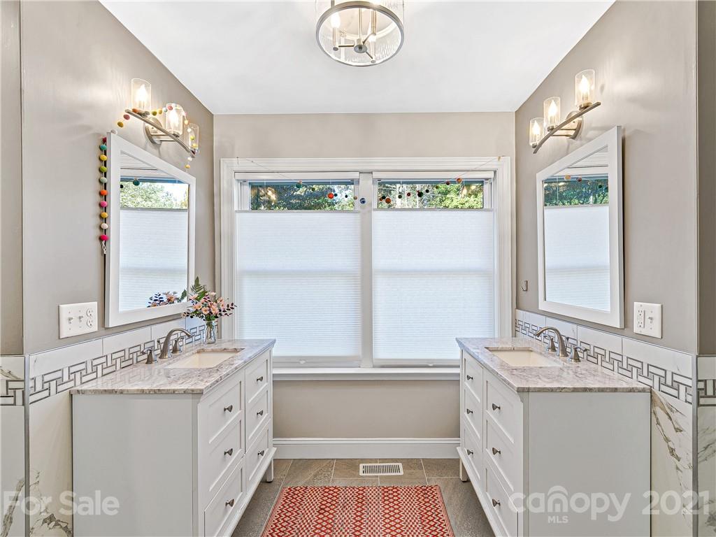 14 Digges Road Asheville NC 28805