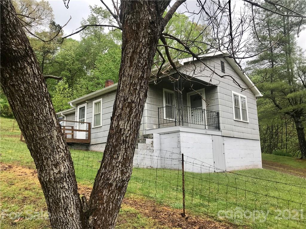 60 Riddle Road Swannanoa NC 28778