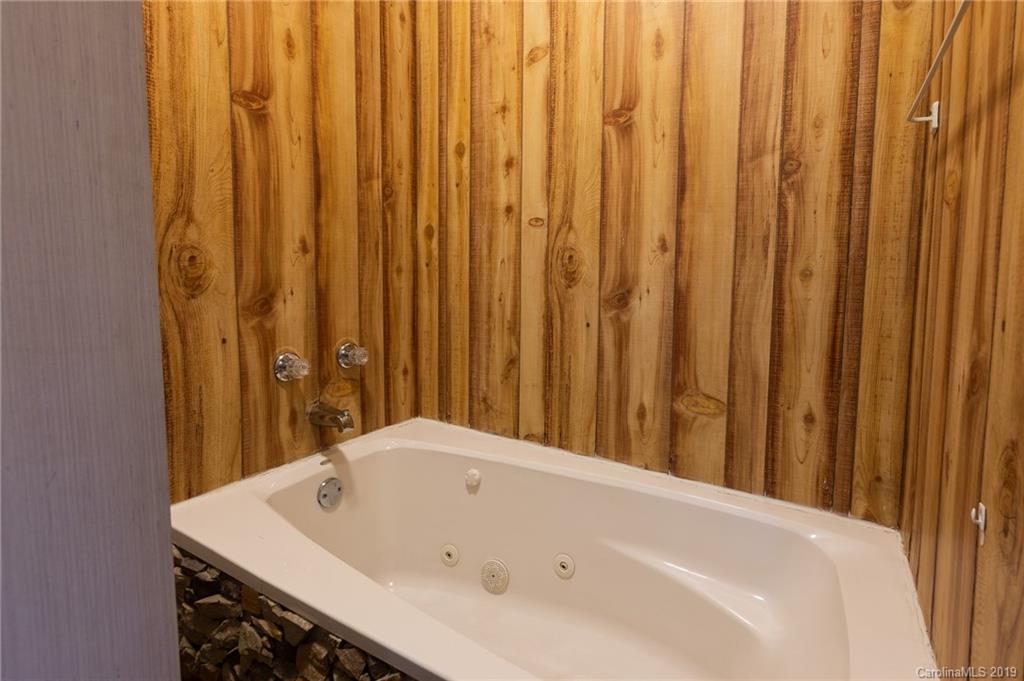 60 Craig Circle Asheville NC 28805