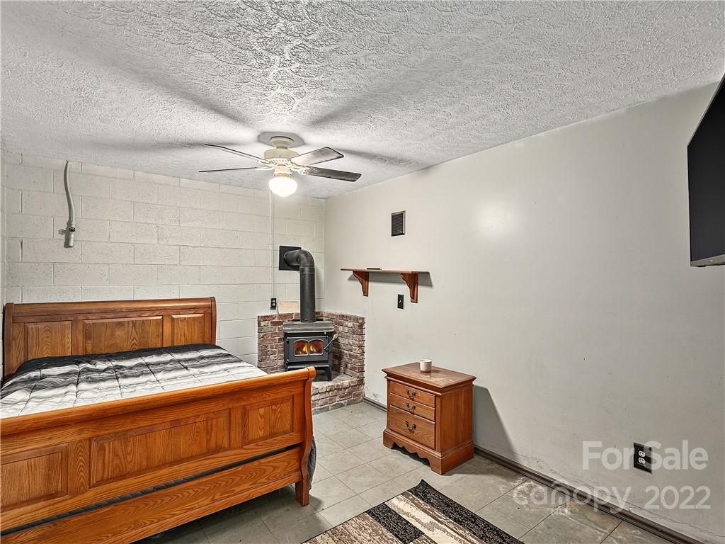 1989 Kims Cove Road Canton NC 28716