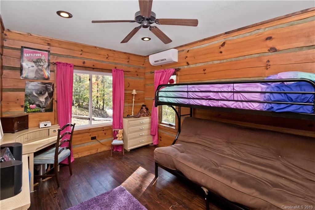 87 Ivy Bluffs Marshall NC 28753