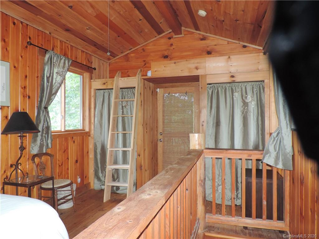 87 Ivy Bluffs Marshall NC 28753