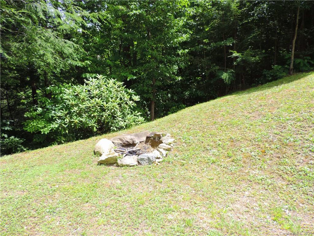 87 Ivy Bluffs Marshall NC 28753