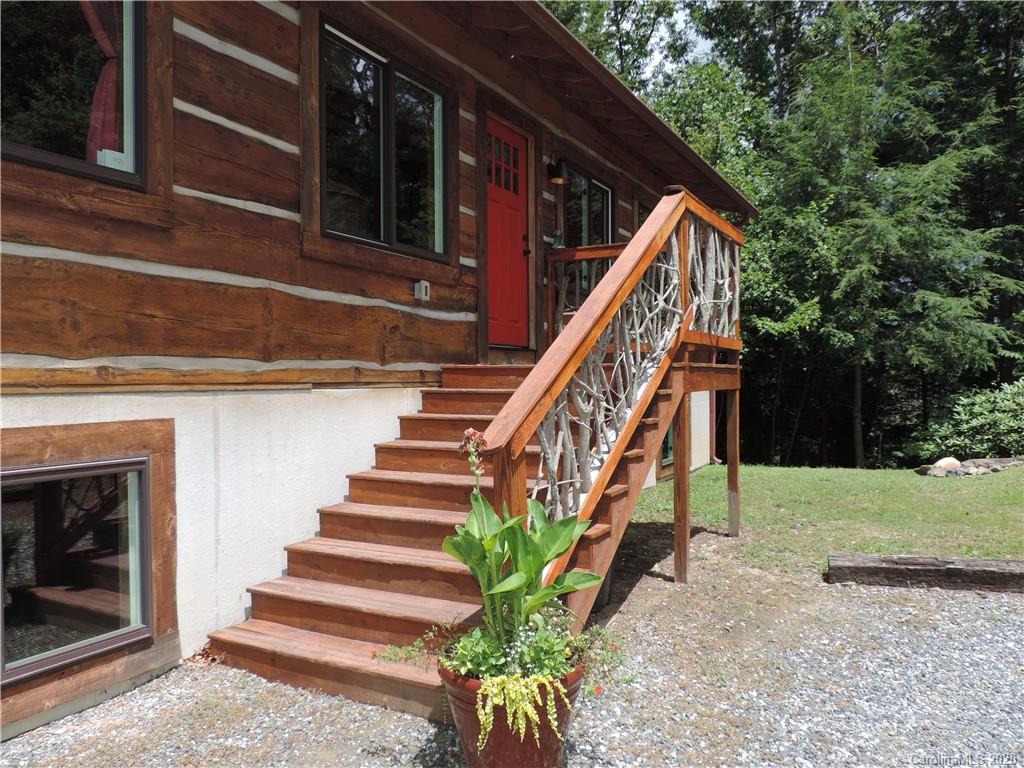 87 Ivy Bluffs Marshall NC 28753