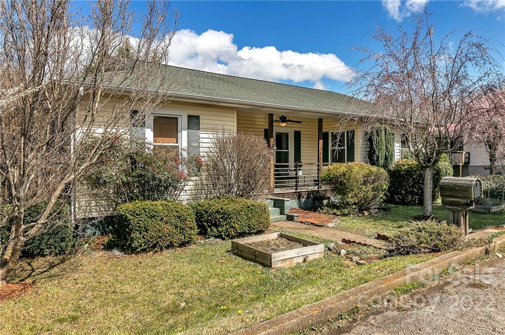 107 Young Street Swannanoa NC 28778