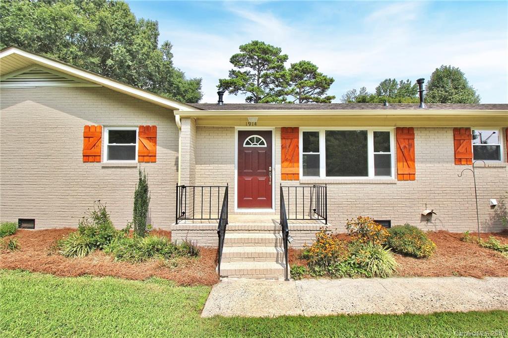 1914 Falconhurst Drive Charlotte NC 28216