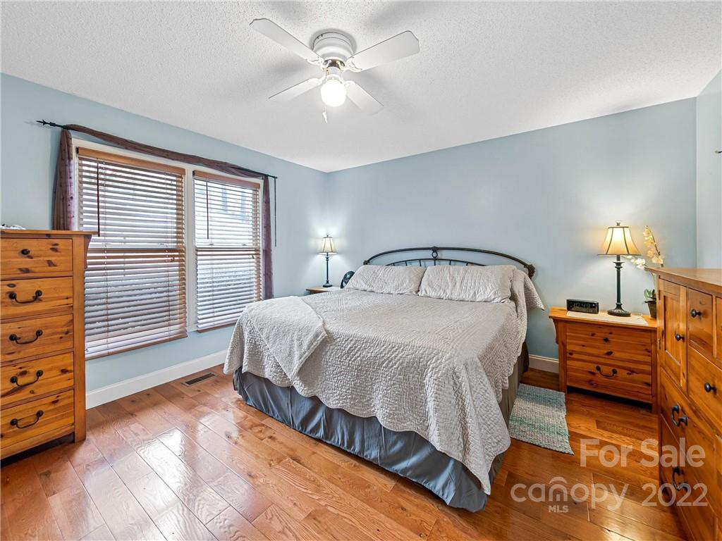 95 Forest Lake Drive Asheville NC 28803