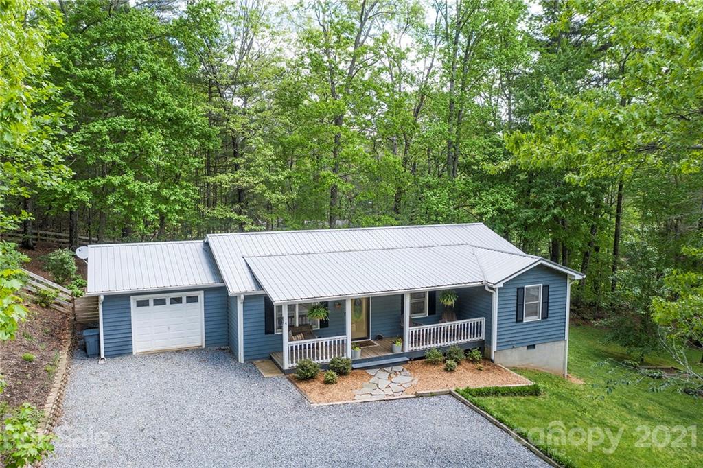4 Ella Lane Horse Shoe NC 28742