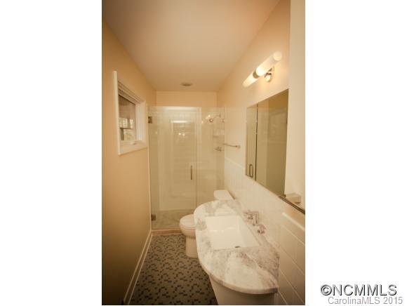 27 Valle Vista Drive Asheville NC 28804