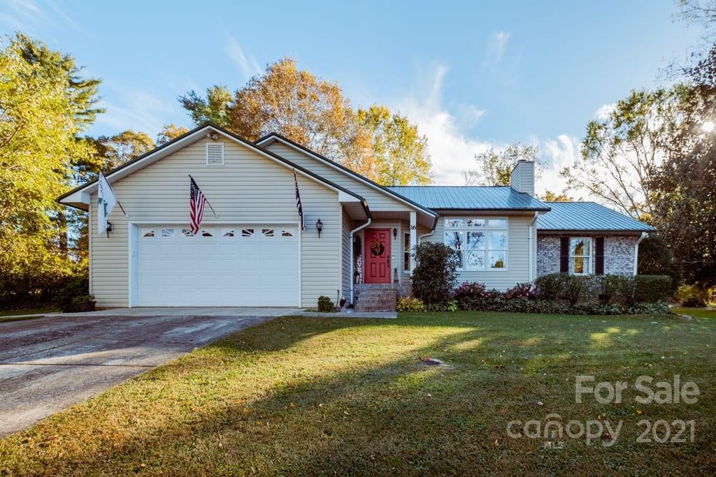 16 Bowling Green Drive Arden NC 28704