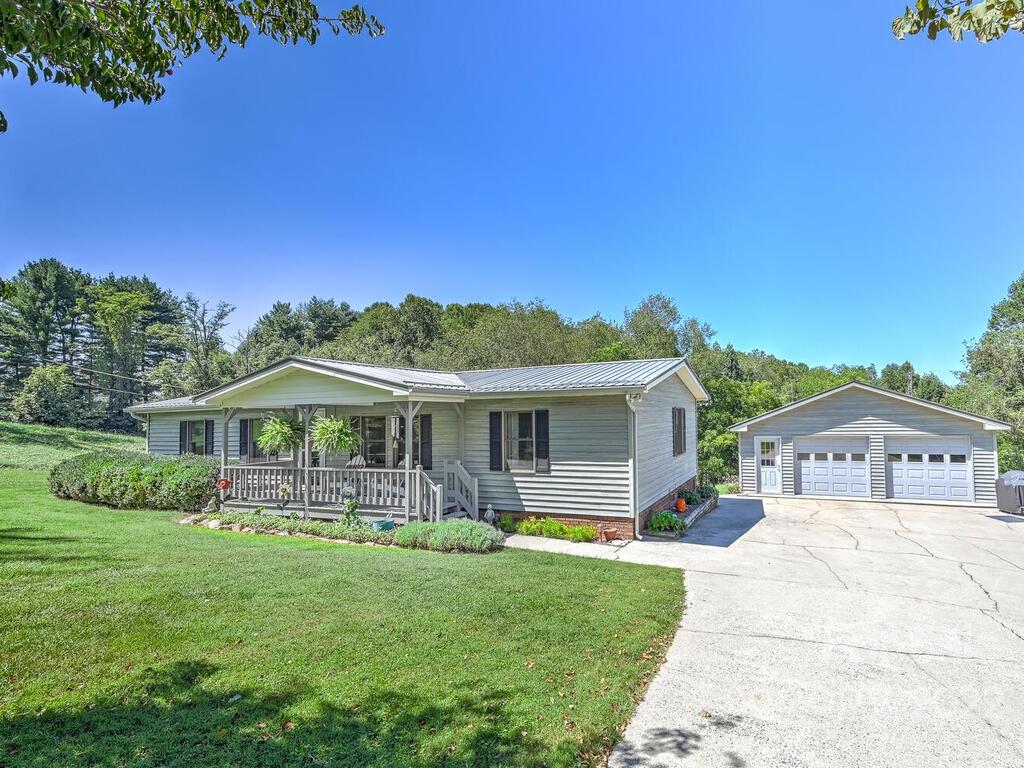 14 Longhorn Drive Canton NC 28716