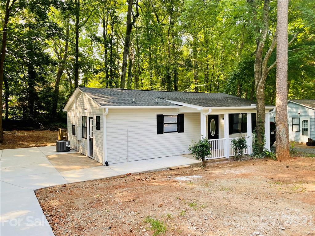 8636 Newgrass Lane Charlotte NC 28227