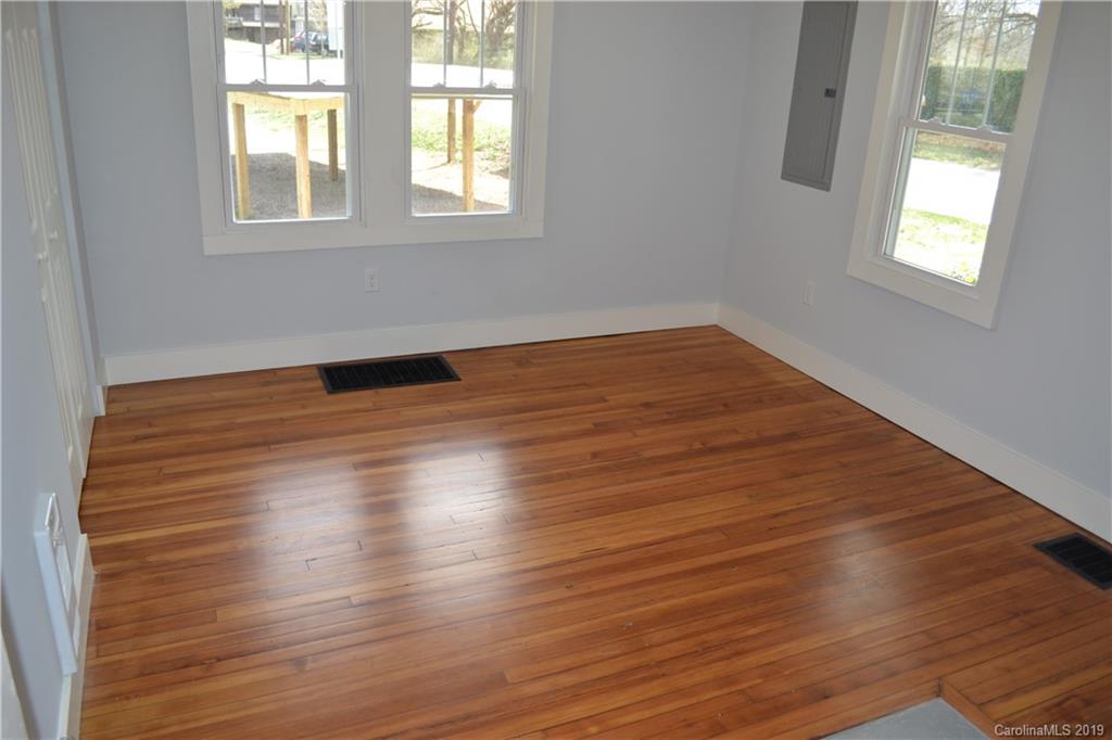 75 Sand Hill School Road Asheville NC 28806