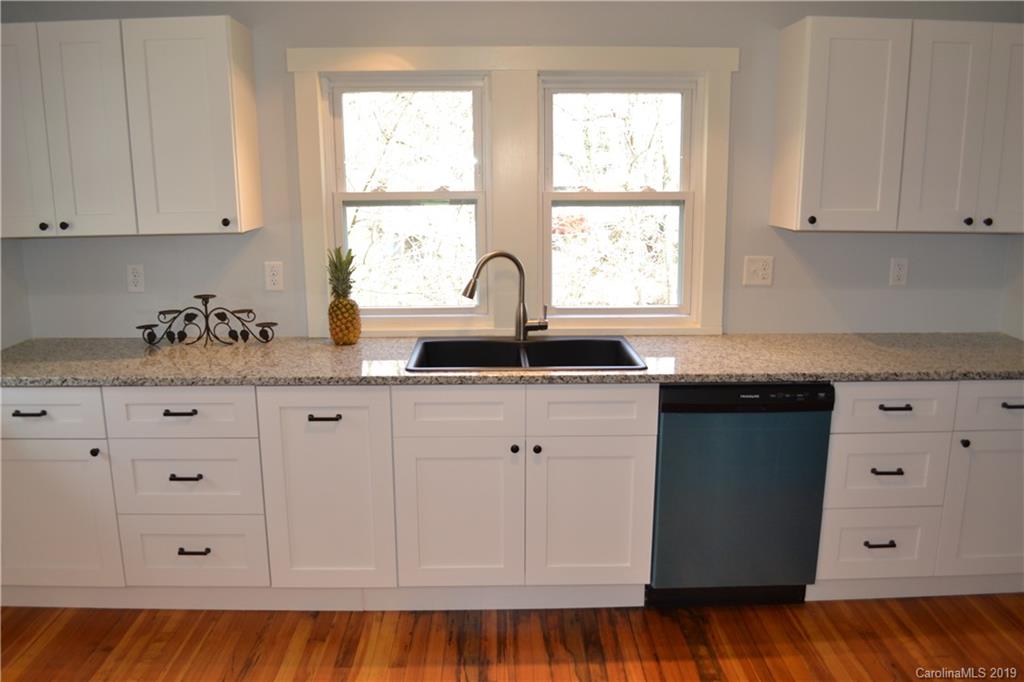 75 Sand Hill School Road Asheville NC 28806