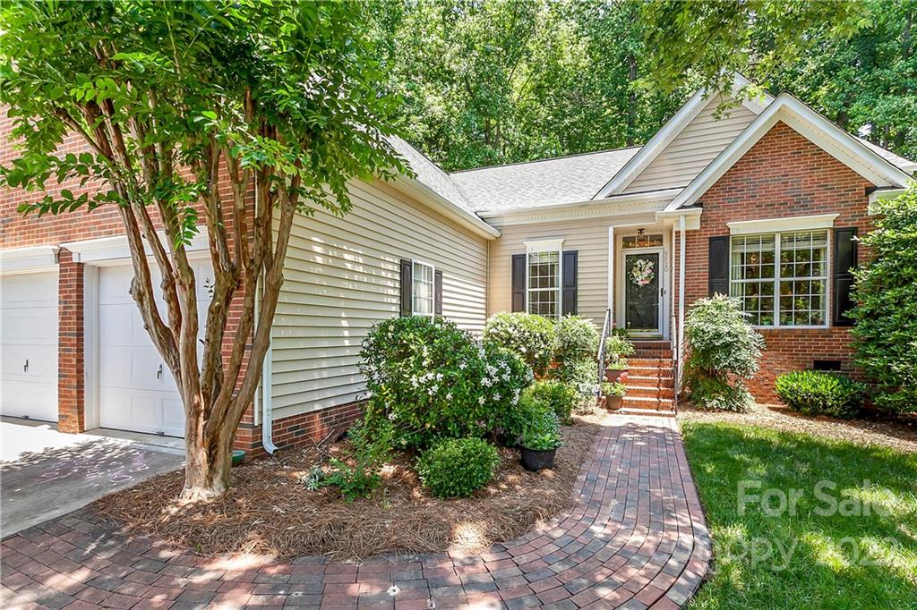 8520 Etherton Court Charlotte NC 28216