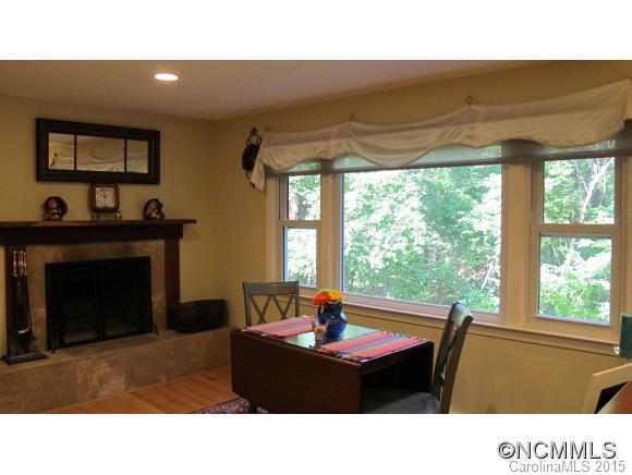 25 Red Oak Road Asheville NC 28804