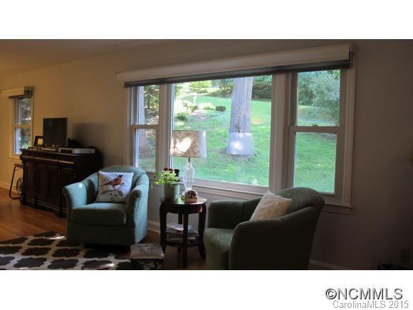 25 Red Oak Road Asheville NC 28804