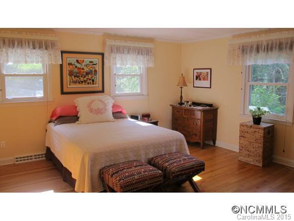 25 Red Oak Road Asheville NC 28804