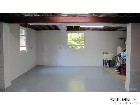 25 Red Oak Road Asheville NC 28804
