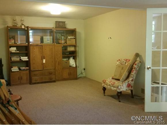 25 Red Oak Road Asheville NC 28804