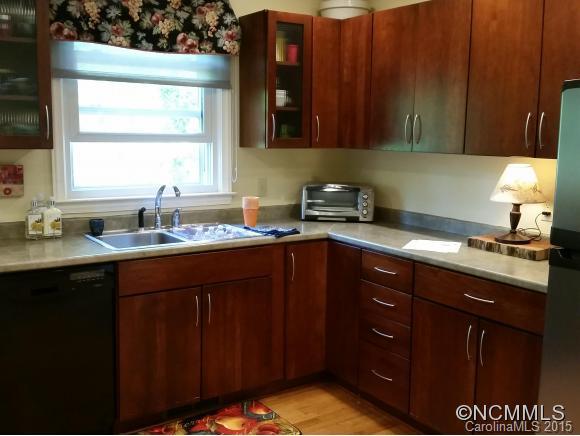 25 Red Oak Road Asheville NC 28804