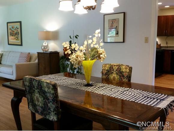 25 Red Oak Road Asheville NC 28804